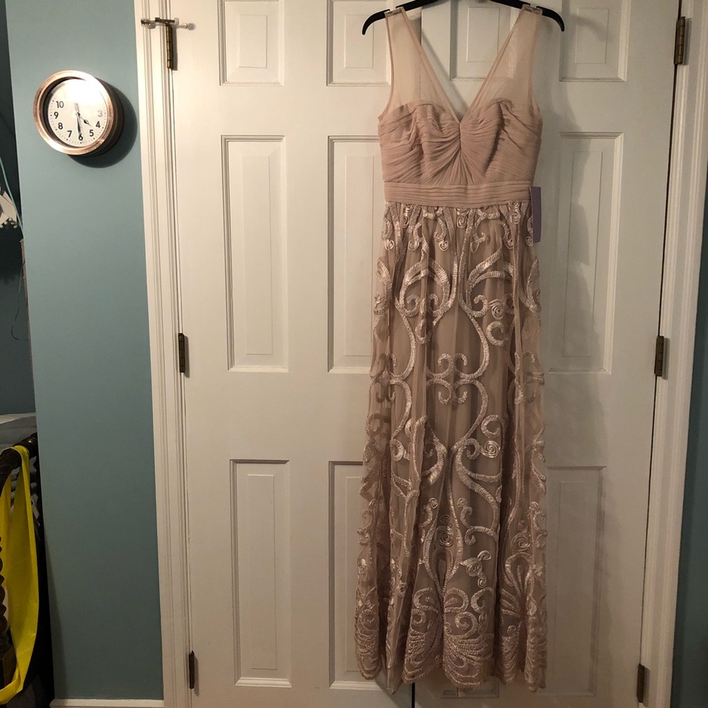 Stunning NWT Formal Dress ✨